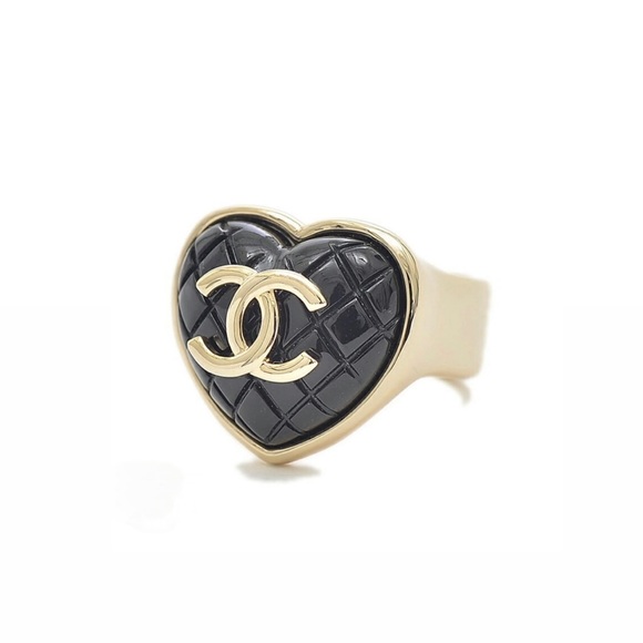 CHANEL Jewelry - Like new Chanel heart ring